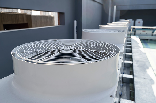 Air conditioning system on roof