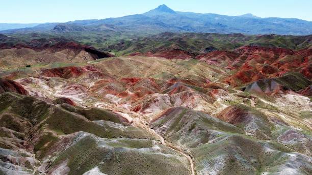 istock Rainbow hills of Tuzluca (Iğrdır, Türkiye) 1402309919