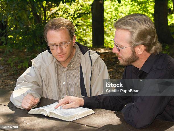 Biblia Badania - zdjęcia stockowe i więcej obrazów Biblia - Biblia, Pokazywać, Studiować