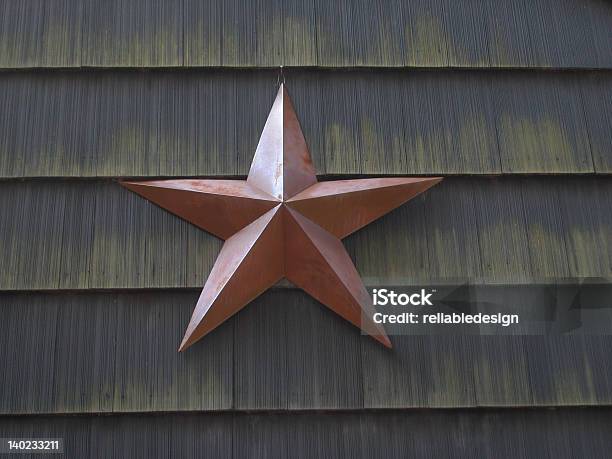 Estrela Vermelha Em Um Edifício - Fotografias de stock e mais imagens de Afiado - Afiado, Antiguidade, As Américas