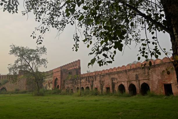 istock Boundary wall at red fort, new delhi, india 1402334464