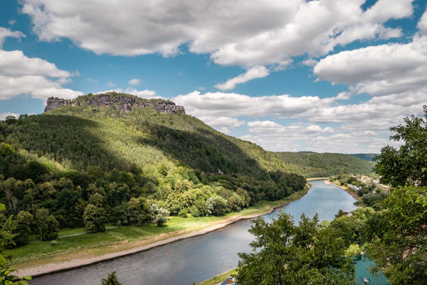 heideberg, königstein w szwajcarii saksońskiej - widok na dolinę łaby w kierunku lilienstein - elbe valley zdjęcia i obrazy z banku zdjęć