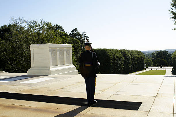 istock tomb of the unknown 140233510