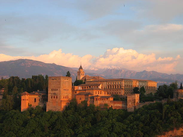 El Alhambra al atardecer - foto de stock