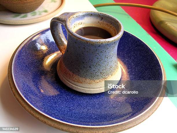 Café Da Manhã Em Azul Caneca - Fotografias de stock e mais imagens de Azul - Azul, Barro, Bebida