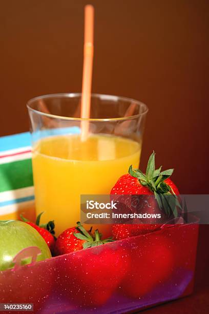 Lunchbox Sanos Foto de stock y más banco de imágenes de Alimento - Alimento, Almuerzo en lonchera, Bebida