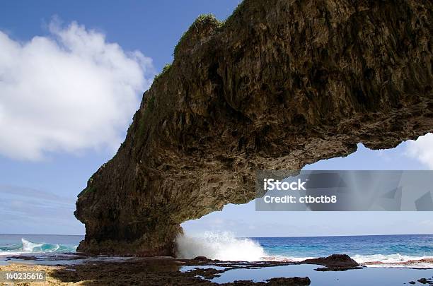 Arco Naturale - Fotografie stock e altre immagini di Isola di Niue - Isola di Niue, Mare, Ambientazione esterna