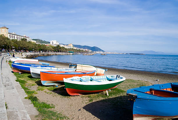Barche nella baia di Salerno - foto stock