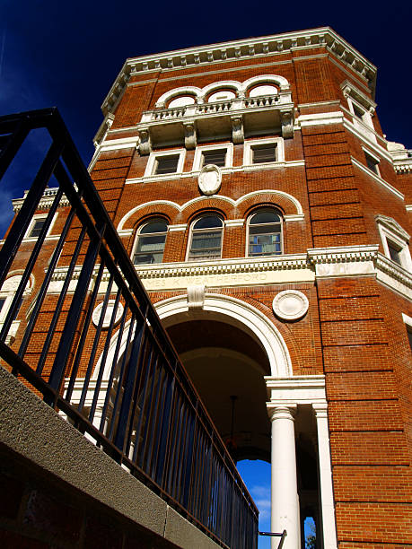 Weatherford Hall Entrance On the campus of Oregon State University oregon state university stock pictures, royalty-free photos & images