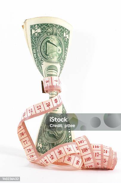 Mocne Budżetu Pionowo Pieniądze - zdjęcia stockowe i więcej obrazów Jeden przedmiot - Jeden przedmiot, Skala, Banknot USA