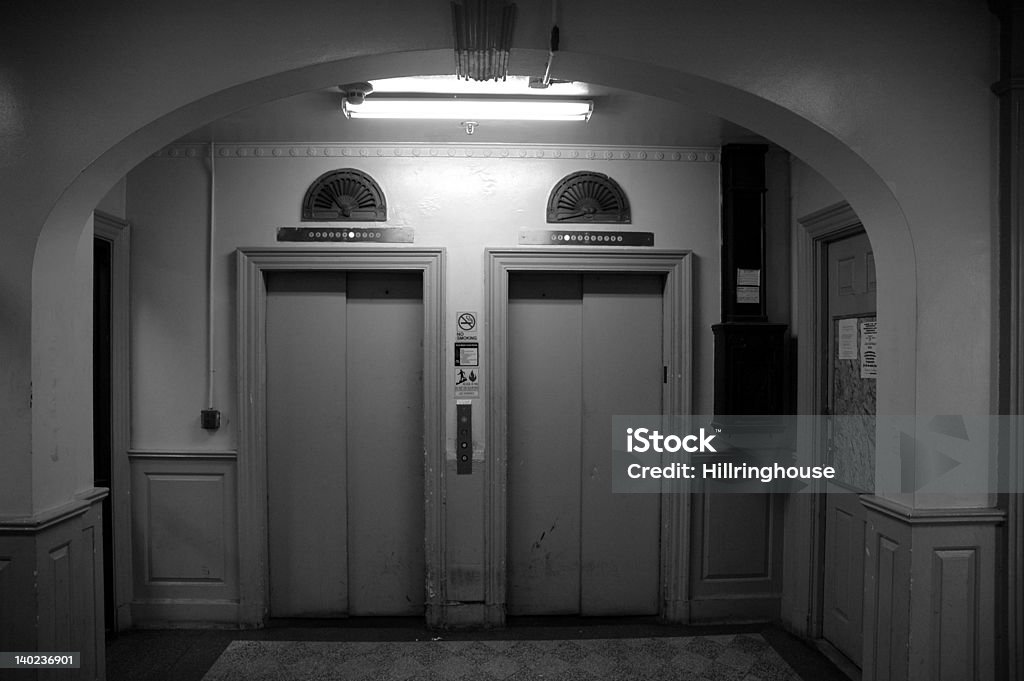 Ascensor del Lobby - Foto de stock de Cine negro libre de derechos