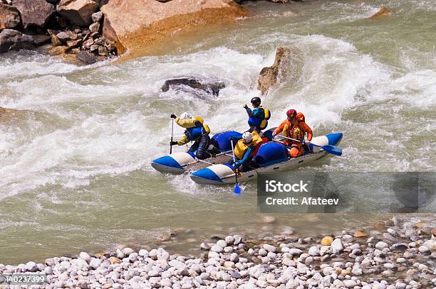 Photo libre de droit de Navigation Sur Ganga 2 banque d'images et plus d'images libres de droit de Fleuve et rivière - Fleuve et rivière, Raft, Adulte