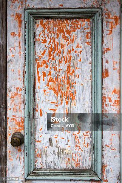 Винтажная Металлическая Дверь С Ручкой Окрашенные — стоковые фотографии и другие картинки Абстрактный - Абстрактный, Архитектура, Безопасность