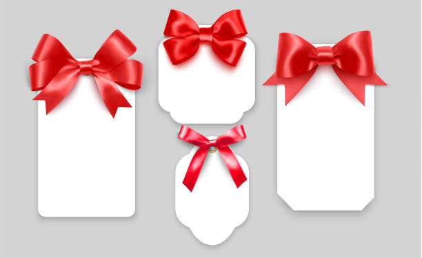 붉은 활태그. 크리스마스, 생일 또는 웨딩 패키징 선물 벡터 현실적인 고립 된 템플릿 컬렉션을위한 빨간색 리본이있는 빈 흰색 가격 종이 라벨 - coupon horizontal christmas birthday stock illustrations