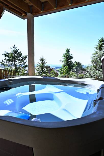istock Hot tub on patio 1402397971