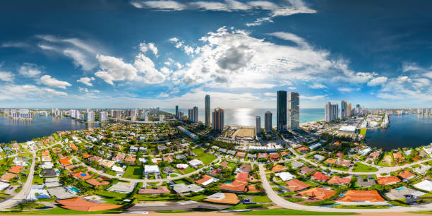 dron powietrzny 360 panorama golden shores okolica sunny isles beach fl - miami florida skyline panoramic florida zdjęcia i obrazy z banku zdjęć