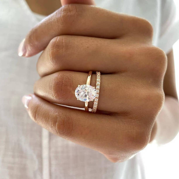 алмаз - ring gold diamond engagement ring стоковые фото и изображения
