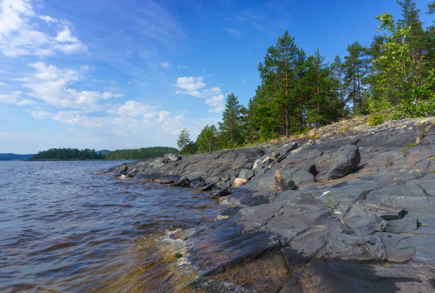 lago ladoga en karelia - skerries fotografías e imágenes de stock