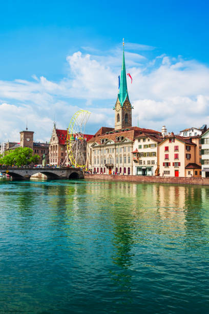 fraumunster kirche in zürich, schweiz - fraumünsterkirche stock-fotos und bilder