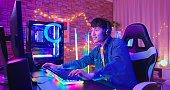 esport-gamer-spielspiel.jpg?b=1&s=170x170&k=20&c=uvhCPdGttNTPFCsU0r4DK_ABu-3-1_fsb2Vz_xmzaek=