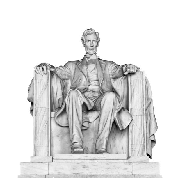 el presidente de los estados unidos, abraham lincoln, sentó la estatua aislada sobre blanco - abraham lincoln washington dc statue president fotografías e imágenes de stock
