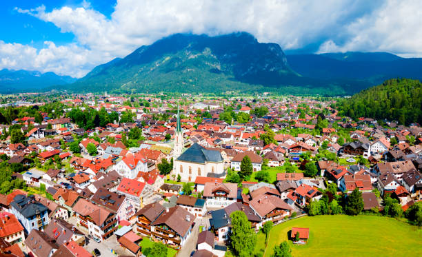 istock Assumption parish church in Garmisch-partenkirchen 1402506347