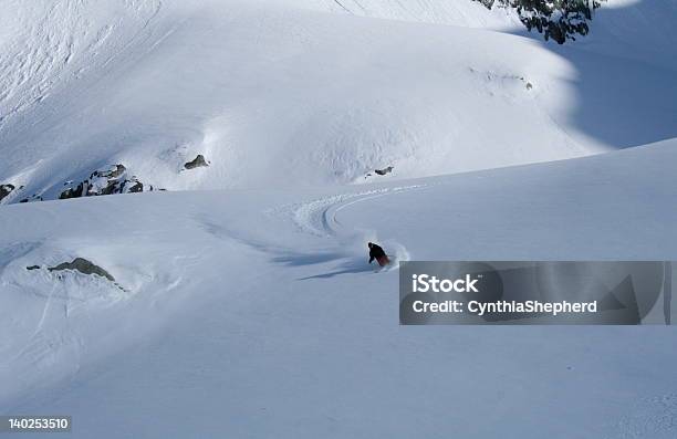Heli Esquiador Trinchar Foto de stock y más banco de imágenes de Aire libre - Aire libre, Esquí - Deporte, Esquí de fuera de pista