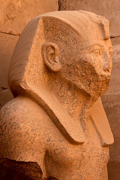 istock Damaged Statue of a Pharaoh 140253677