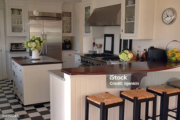 Cocina Foto de stock y más banco de imágenes de A la moda - A la moda, Arquitectura, Asiento