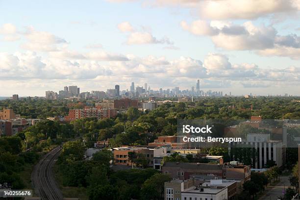 Chicago Downtown Am Horizont Stockfoto und mehr Bilder von Chicago - Illinois - Chicago - Illinois, Entfernt, Wohnviertel