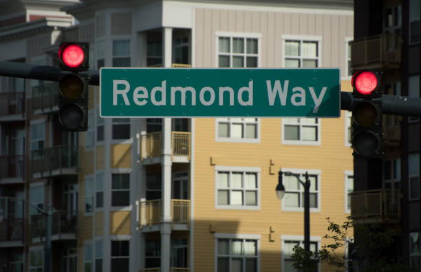 istock Red traffic lights at Redmond Way 1402558454