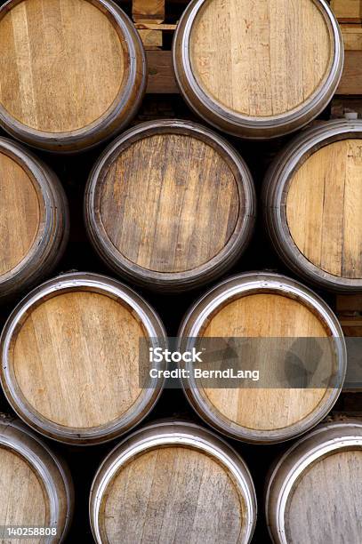 Barile - Fotografie stock e altre immagini di Botte di vino - Botte di vino, Barile, Whisky