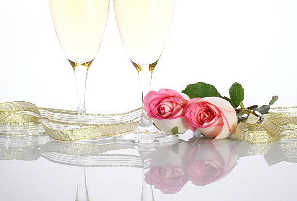 champán y rosas - champagne pink bubble valentines day fotografías e imágenes de stock