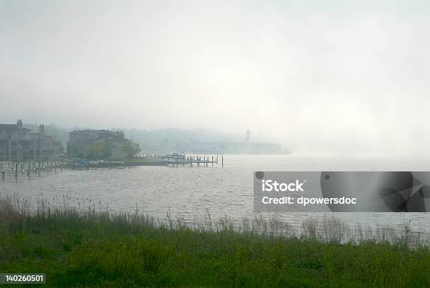 Photo libre de droit de Brouillard Sur Le Lac Kalamazoo banque d'images et plus d'images libres de droit de Brouillard - Brouillard, Brume de chaleur, Ciel changeant