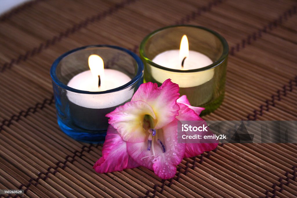 gladiola e velas - Foto de stock de Aromaterapia royalty-free