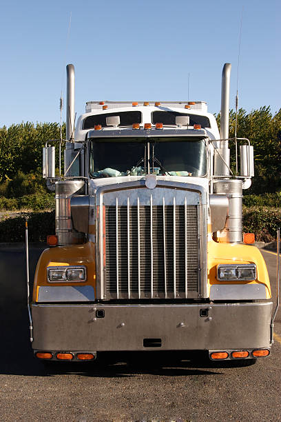 istock Long Haul Truck 140260577
