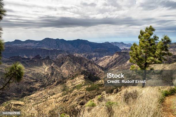 Gran Canaria Hiking Route Cruz De Tejeda To Artenara View Into Caldera De Tejeda Canary Islands Spain Stock Photo - Download Image Now