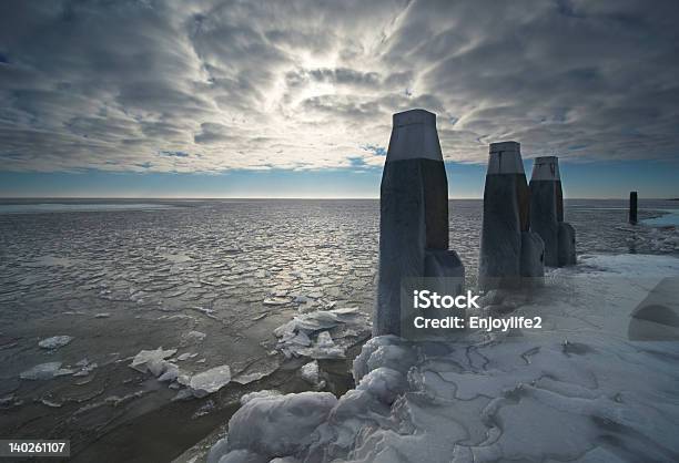 Foto de Paisagem De Inverno e mais fotos de stock de Arte - Arte, Arte e Artesanato - Assunto, Azul