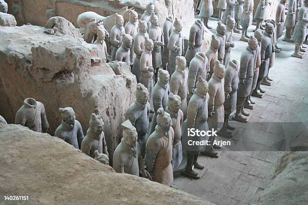 Esercito Di Terracotta - Fotografie stock e altre immagini di Cavallo - Equino - Cavallo - Equino, Composizione orizzontale, Esercito