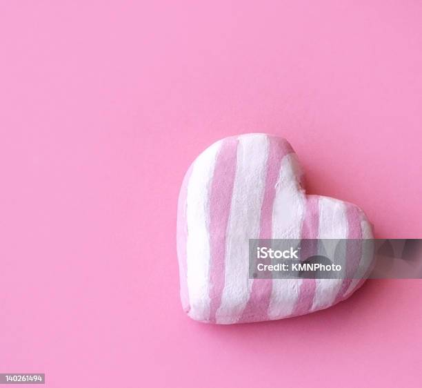 Coração - Fotografias de stock e mais imagens de Amor - Amor, Bolo - Sobremesa, Branco