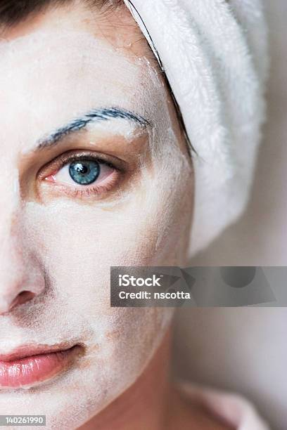 Spa Maschera Per Il Viso - Fotografie stock e altre immagini di Adulto - Adulto, Antirughe, Argilla