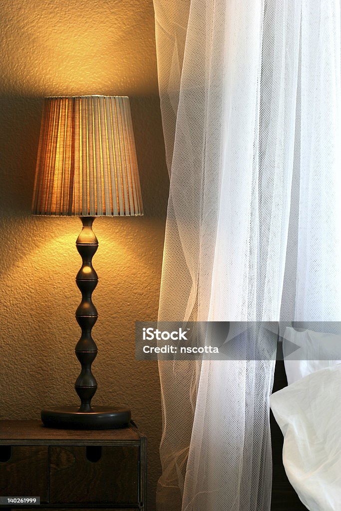 Интерьер спальней - Стоковые фото Абажур для лампы роялти-фри