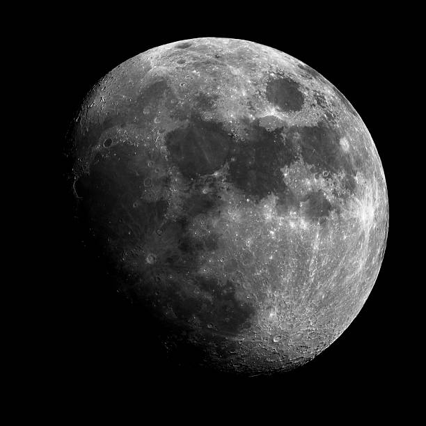 istock Waxing Gibbous Moon 140262285