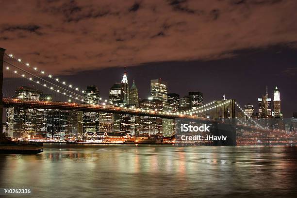 Ponte Di Brooklyn Di Notte - Fotografie stock e altre immagini di Acqua - Acqua, Affari, Ambientazione esterna