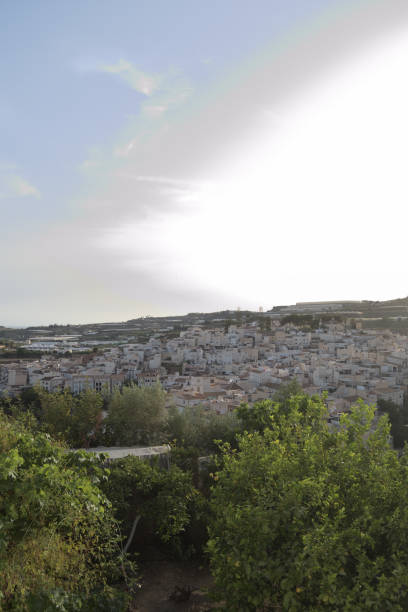 ville andalouse d’algarrobo au coucher du soleil, espagne - algarrobo-espagne photos et images de collection