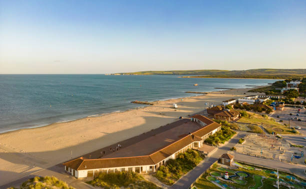 istock Beach huts at Sandbanks in Poole 1402644936