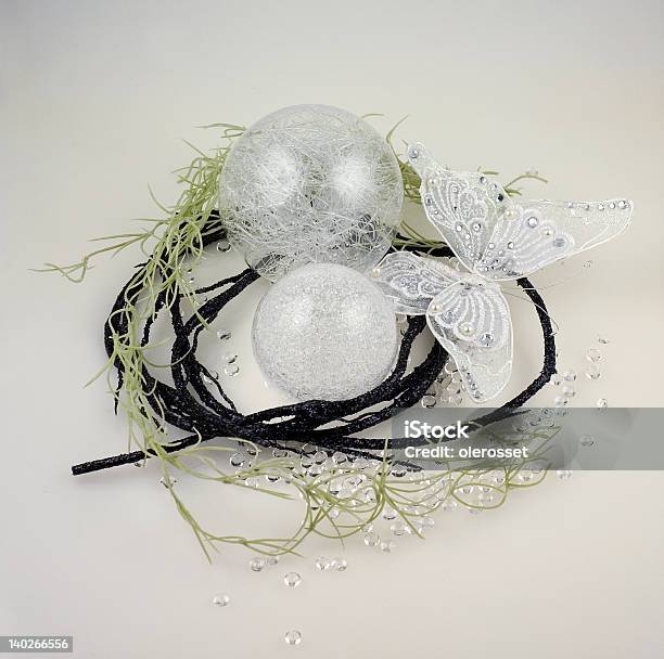White Navidad Foto de stock y más banco de imágenes de Adorno de navidad - Adorno de navidad, Blanco - Color, Celebración - Ocasión especial