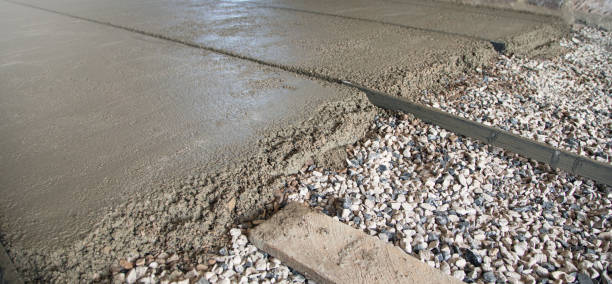 istock Concrete works on construction site. Concreting floors 1402726109