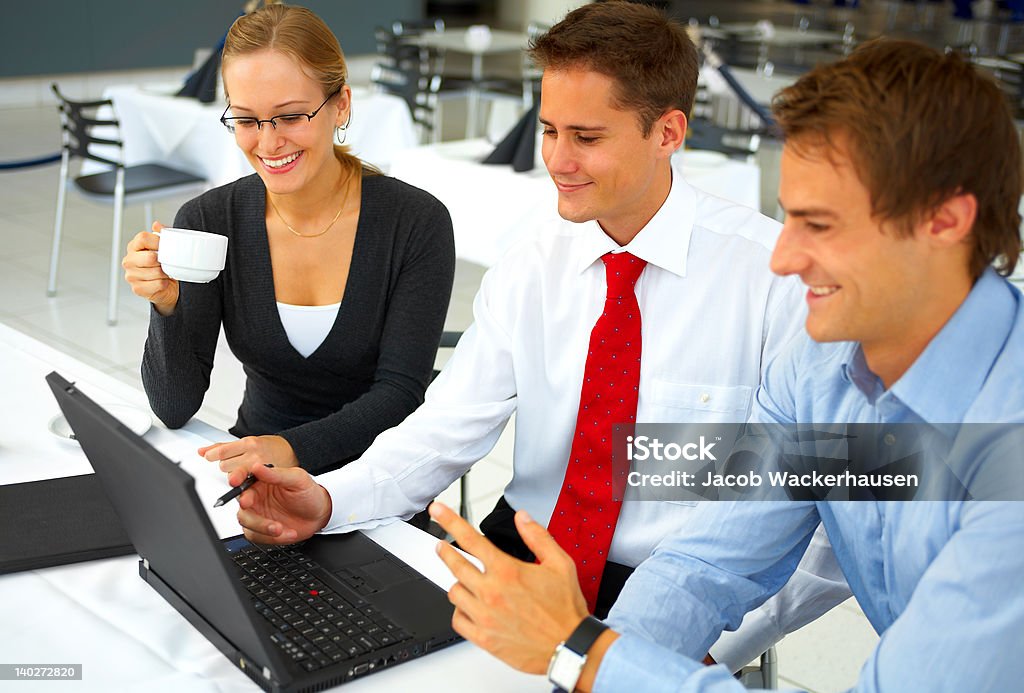 team di Business in una riunione - Foto stock royalty-free di 20-24 anni