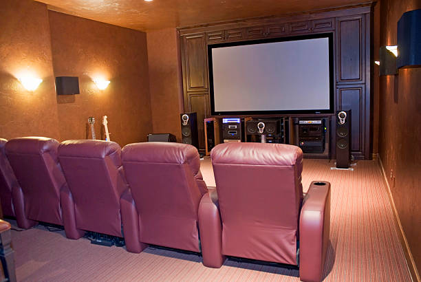 home media zimmer - heimkino anlage stock-fotos und bilder